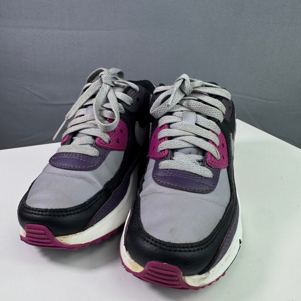 Nike Air Max 90 GS Kids Size 1Y Dark Raisin Gray Purple Casual Shoes HF6358-003 - Picture 4 of 16